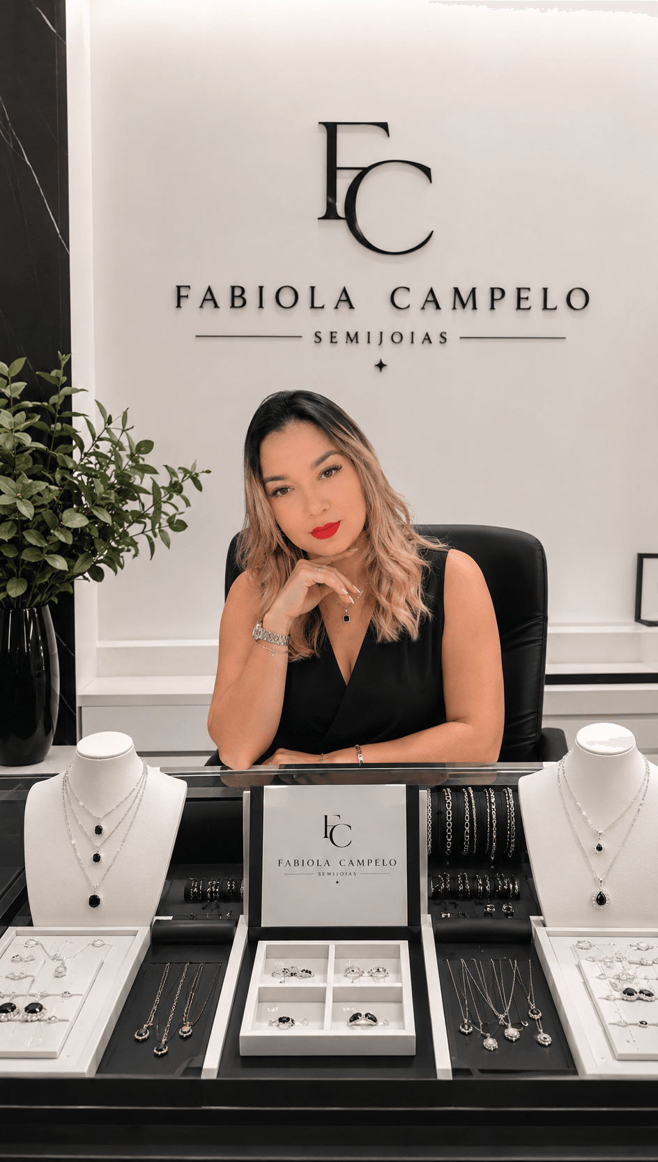 Fabiola Nascimento — Fundadora Fabiola Nascimento Semijoias