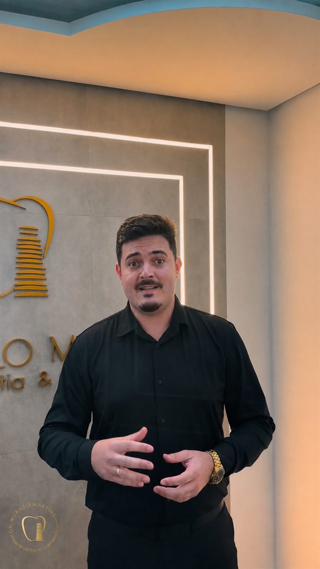 Dr. Murillo Martins no consultório — Imbituba SC