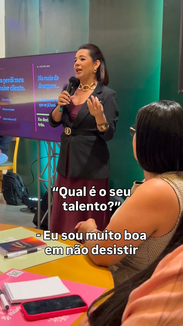 Rosi Olliveira em palestra para contadoras
