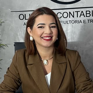 Rosi Olliveira no escritorio